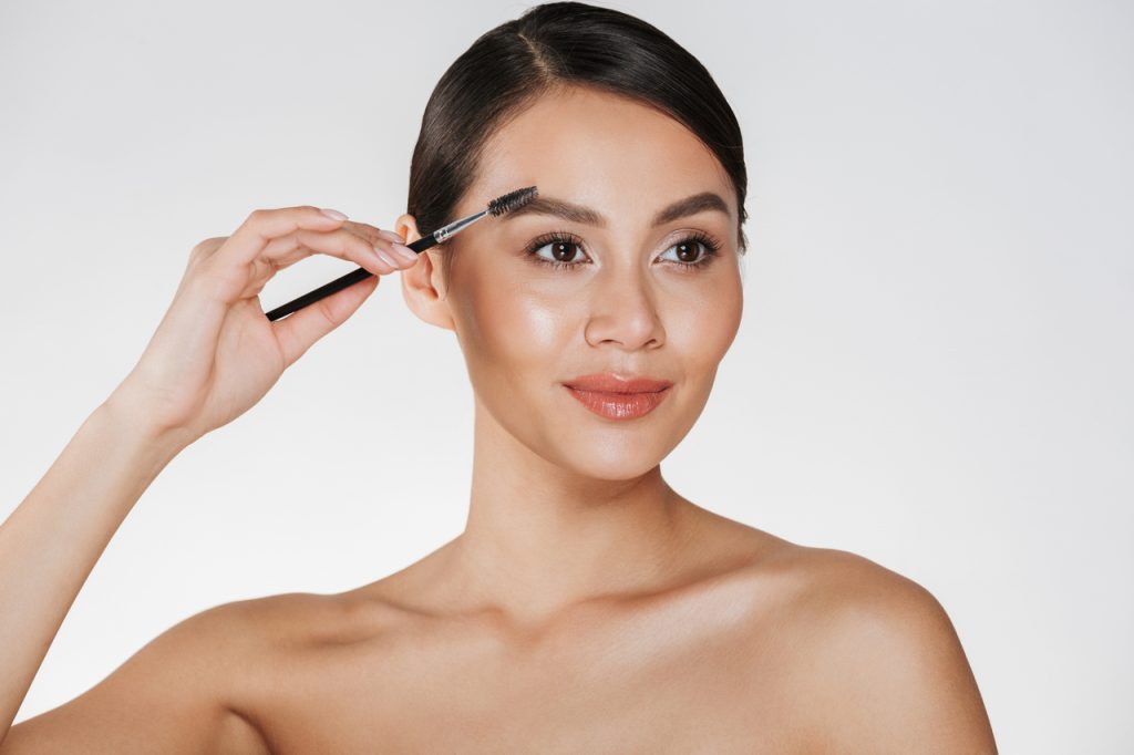 Makijaż permanentny brwi – metody, gojenie, cena